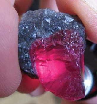 Winza ruby in plagioclase-bearing rock